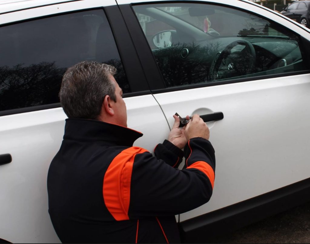 Срочное открытие дверей автомобиля в Урае