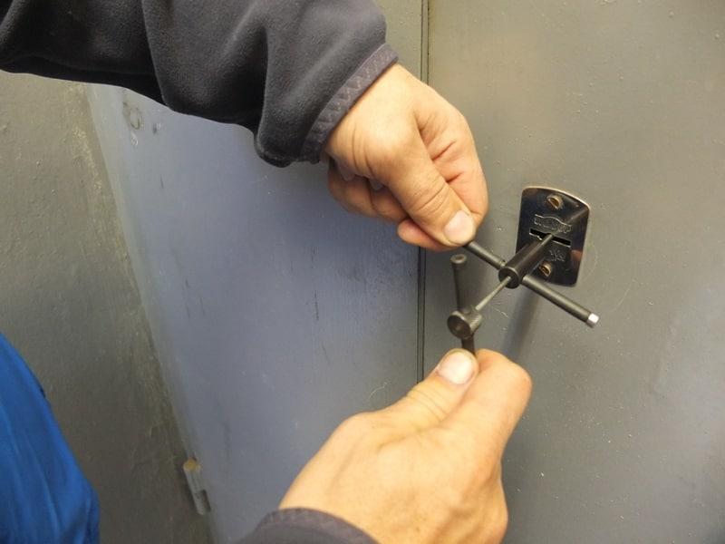 Срочное открытие замков гаража в Урае